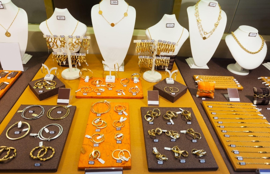 Second Hand Jewellery Care: Secrets to Cleaning, Storing and Preserving Your Treasures
