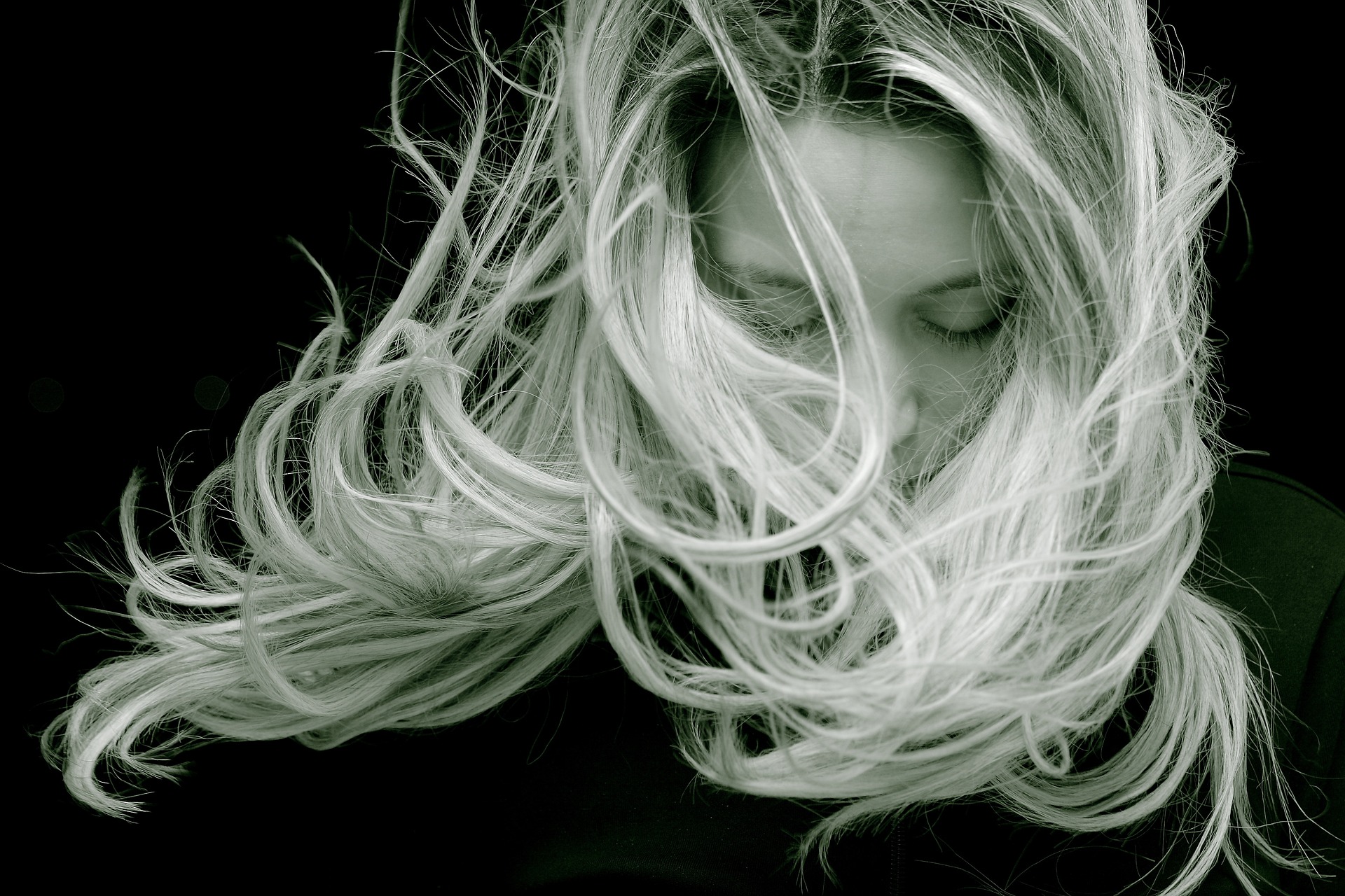 Achieve Salon-Worthy Hair at Home with Goldwell’s Dual Senses Collection