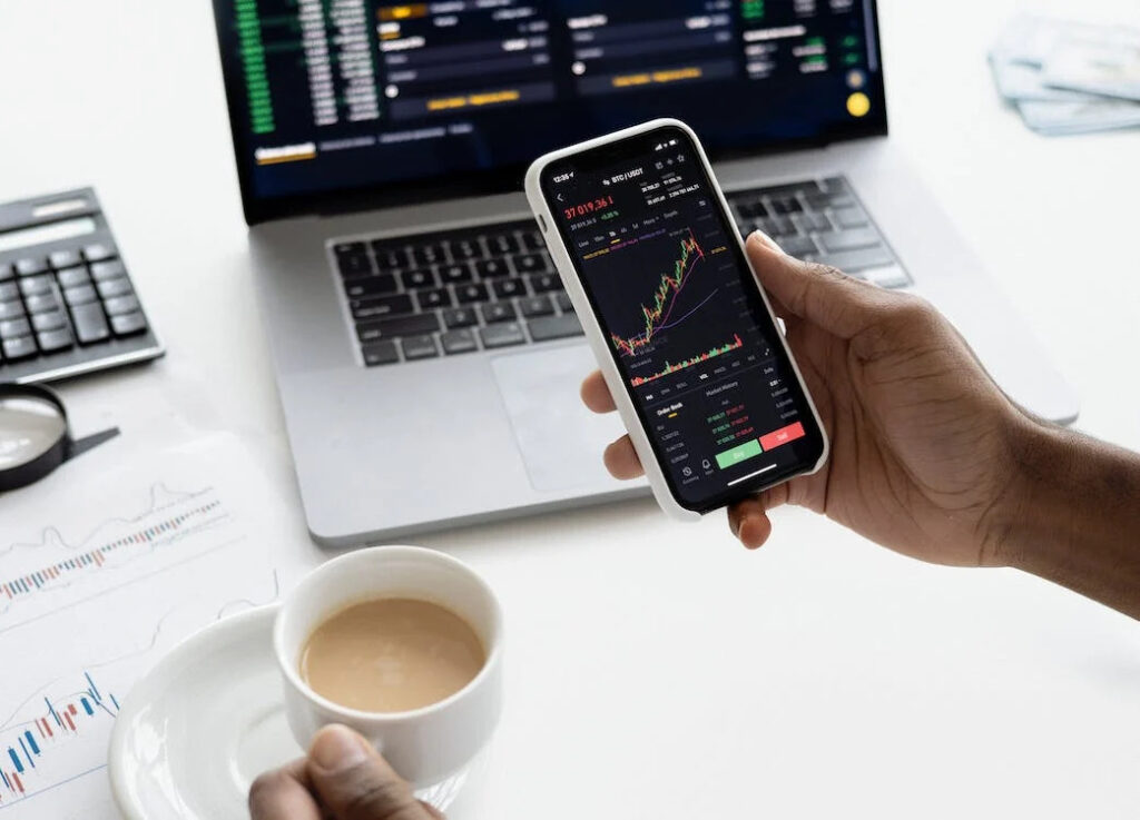 Navigating the Binary Options Market: Essential Factors for Choosing a Reliable Broker 2 Navigating the Binary Options Market