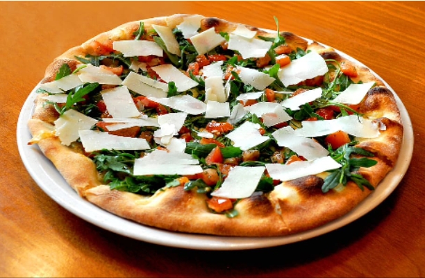 Pesto Chicken Pizza for Entertaining Guests: A Delicious Delight