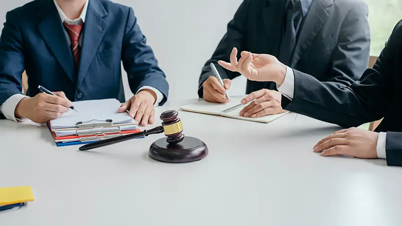 Exploring The Benefits Of Hiring A Specialized Workers’ Compensation Attorney