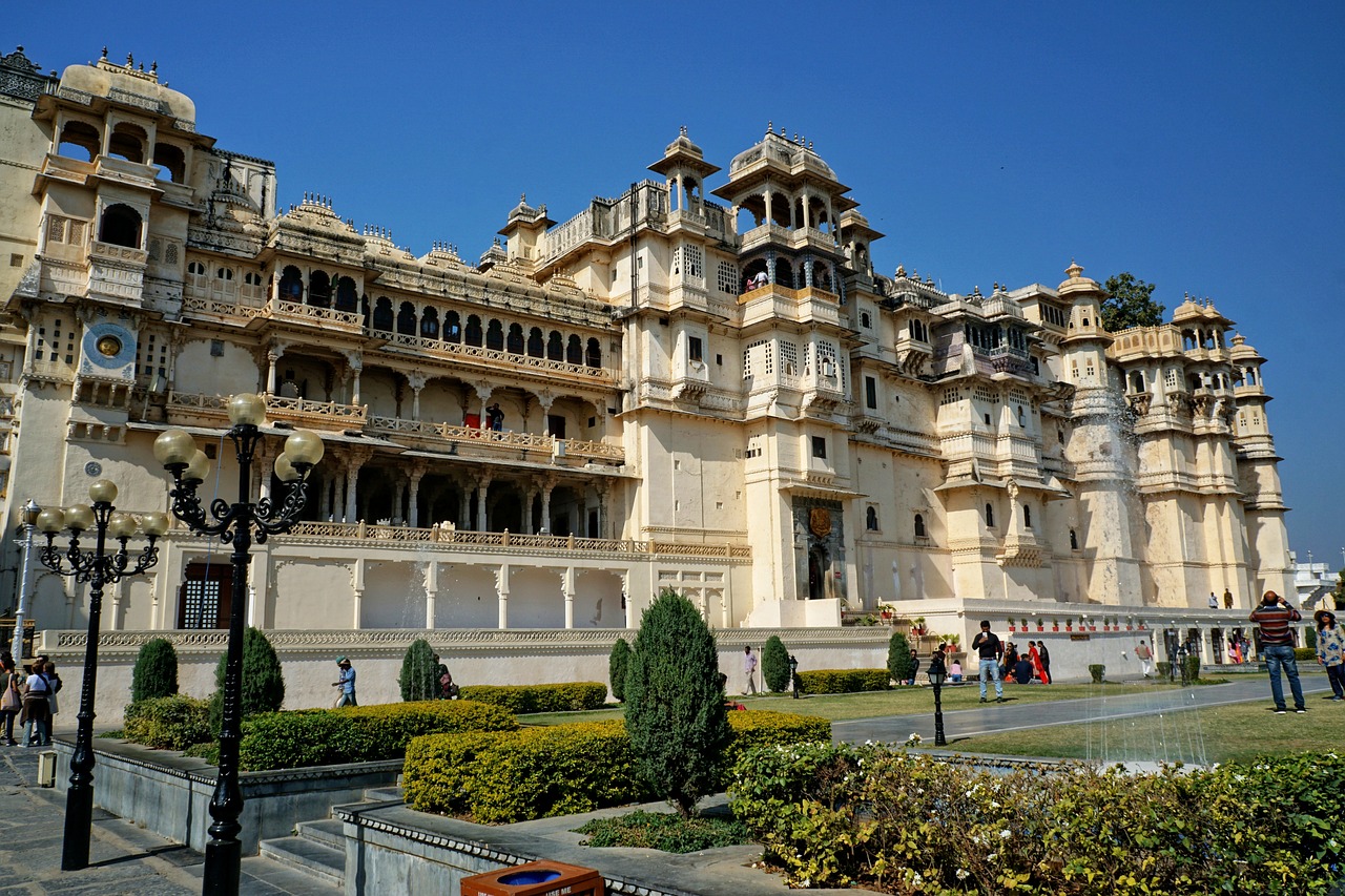 places to visit in the city of Udaipur?