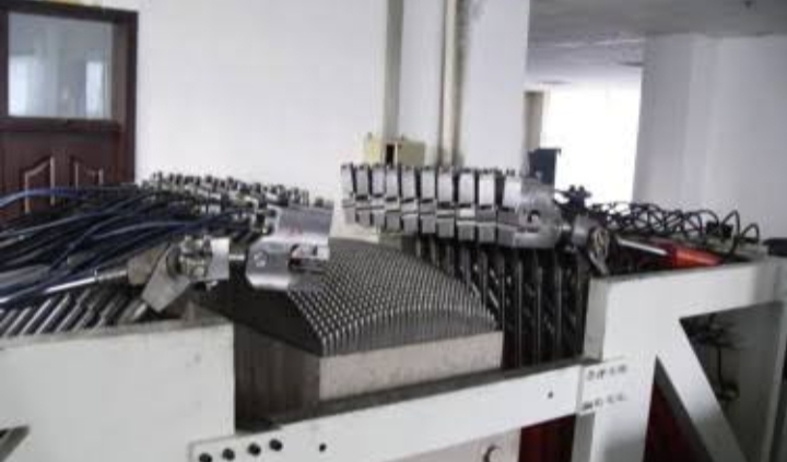 How Does a Forming Machine Work? A Comprehensive Guide