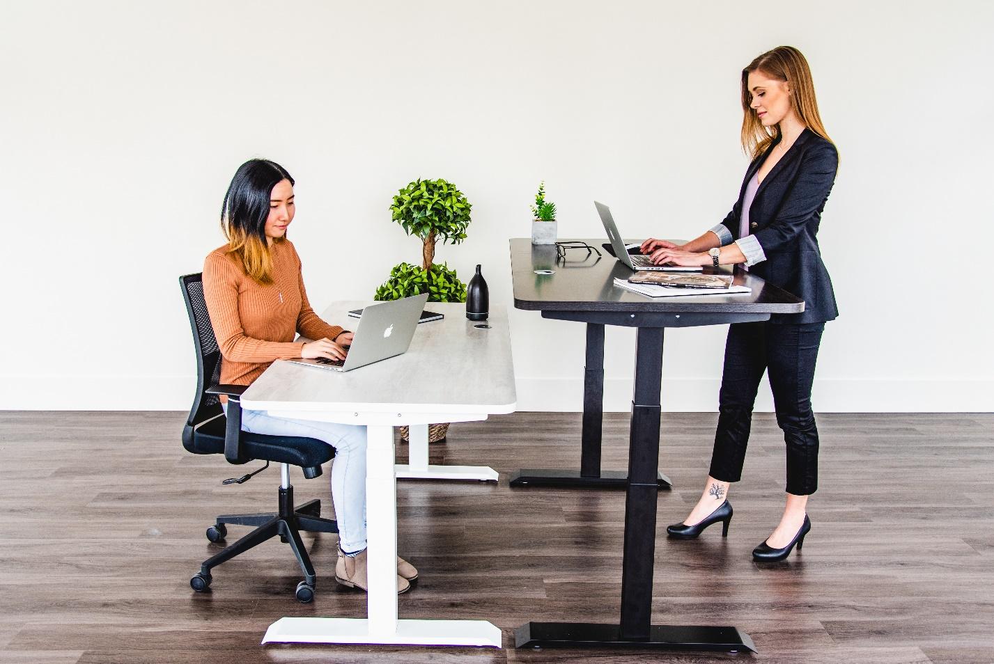 Mastering Your Standing Desk: Essential Dos and Don’ts for Optimal Use