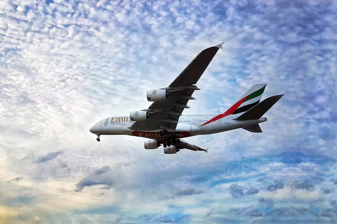 How do I get a free lounge on Emirates?