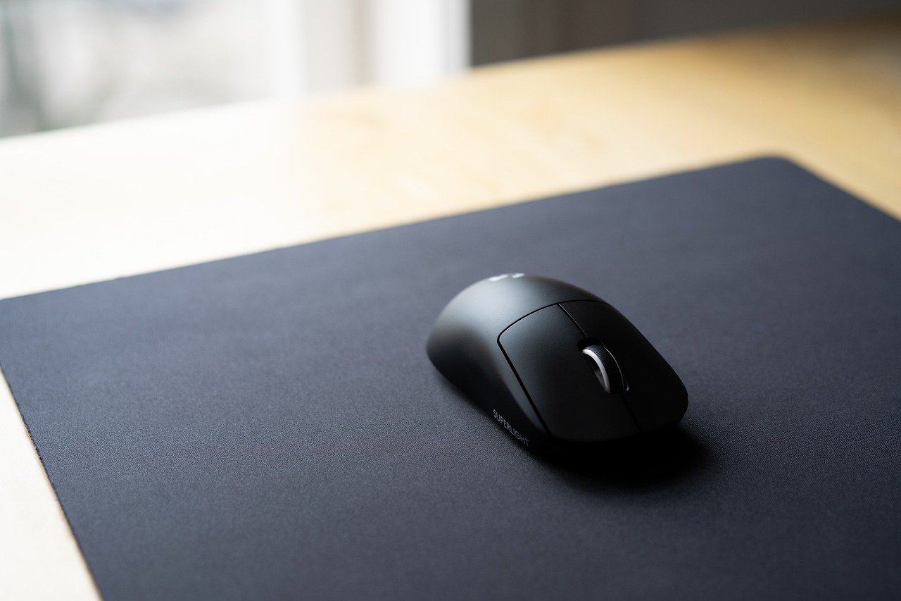 The Ultimate Review: The Awe-Inspiring White Gaming Mouse