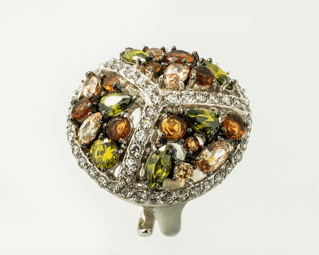 Bismuth Crystal: Meaning, Healing Properties, Benefits & Uses