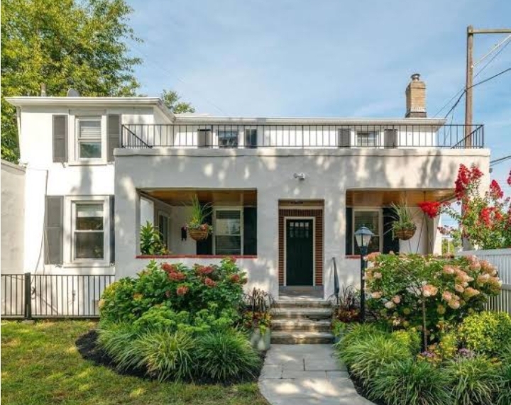 How much does it cost to buy a house in Philadelphia?