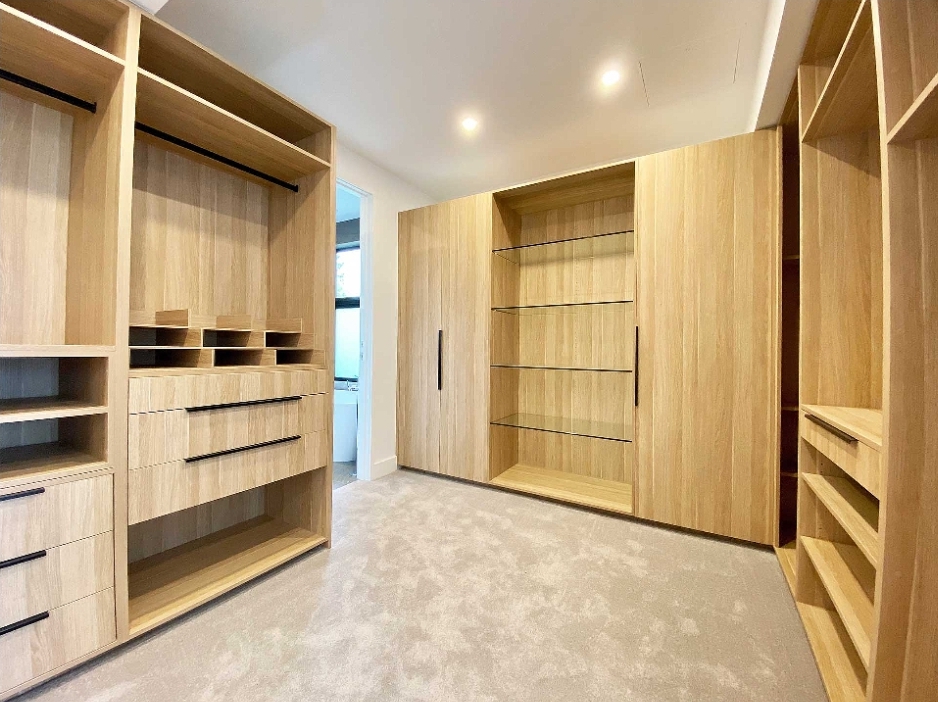 Walk-in Robes Design Trends: What’s Hot in 2023?
