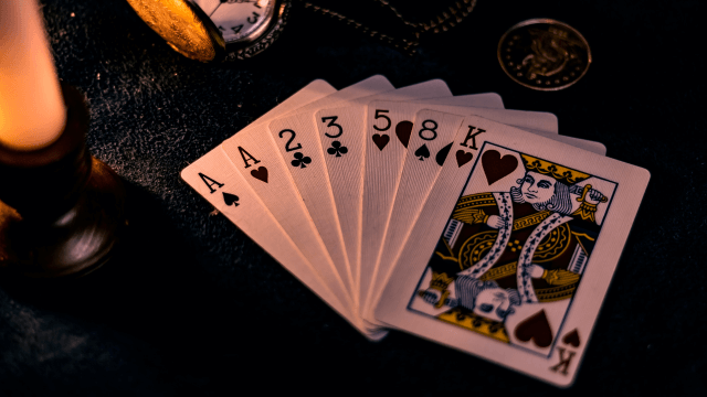 Unveiling the Advantages of Online Gambling
