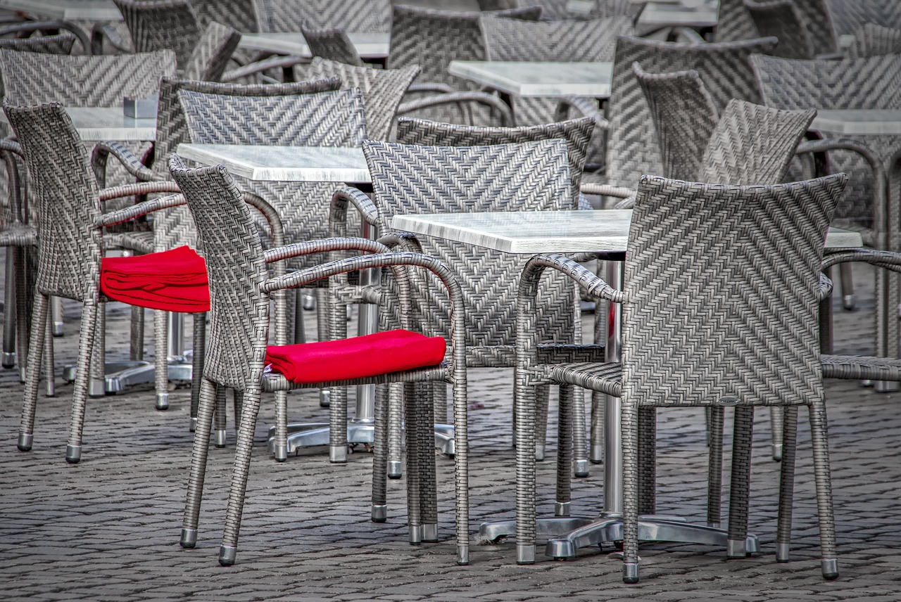 Elevate Your Outdoor Space with Modern Aluminum Furniture