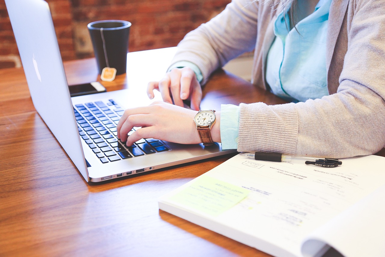 How to get Free Laptops For College Students