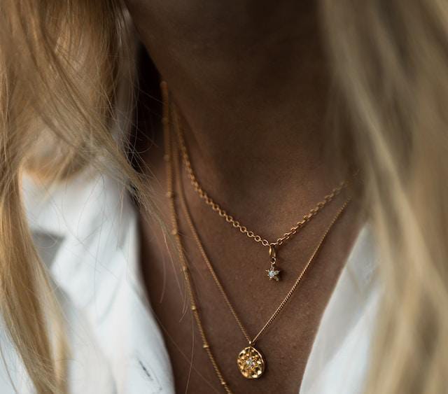 How to Accessorize an Everyday Outfit