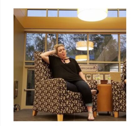 Colleen Hoover- Age, Height, Net Worth, Husband, Career, Nationality 2 Colleen Hoover- Age