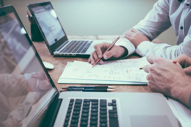 Why You Should Consider Using an RIA for Your Biz