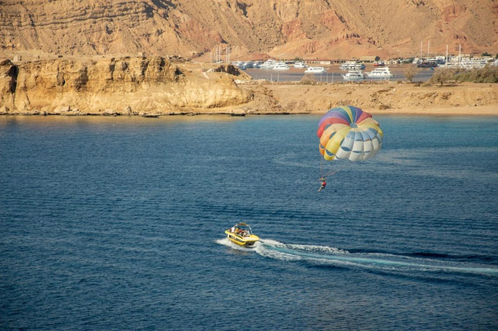 Can Non-Swimmers Do Parasailing? 2 Can Non-Swimmers Do Parasailing?