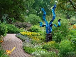 How to Incorporate Sculptures and Art into Your Garden 1 How to Incorporate Sculptures and Art into Your Garden