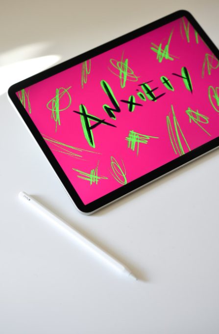 Finding Calm in the Chaos: Online Therapy for Anxiety 3 Finding Calm in the Chaos: Online Therapy for Anxiety