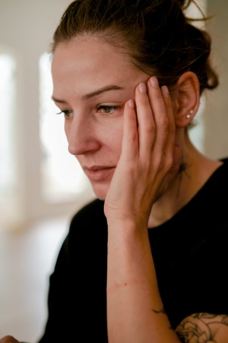 Finding Calm in the Chaos: Online Therapy for Anxiety 4 Finding Calm in the Chaos: Online Therapy for Anxiety