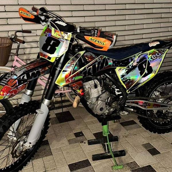 High Tack Vinyl Film For Motorcycles: Built For Real Riding Conditions 2 High Tack Vinyl Film For Motorcycles: Built For Real Riding Conditions