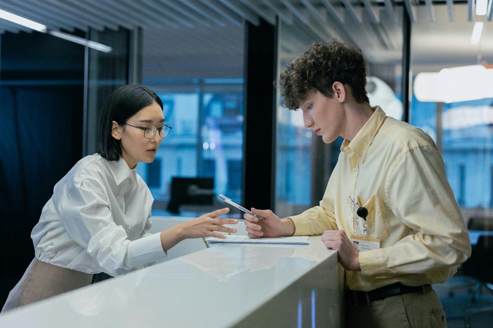 Intelligent Visitor Journeys: From Pre-Registration to Safe Exit 1